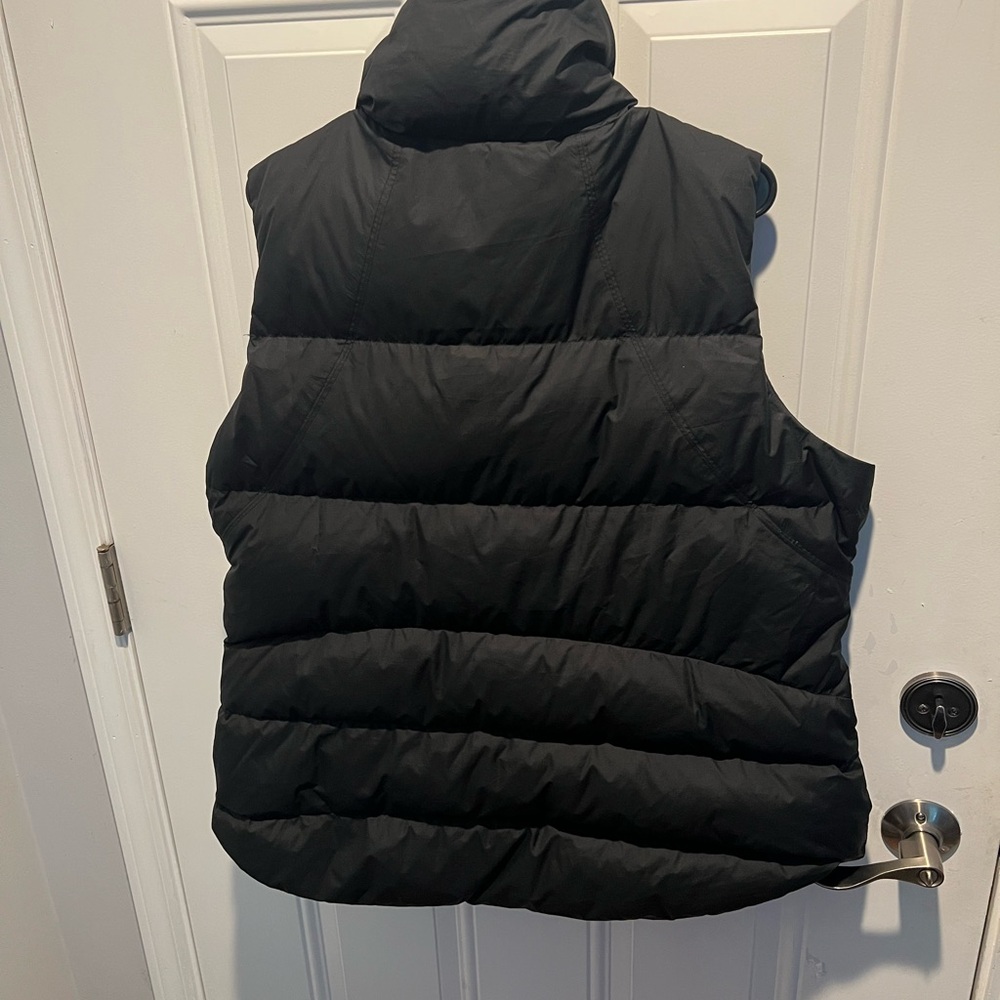 Athleta Downtown Black Quilted Vest - Picture 3 of 3